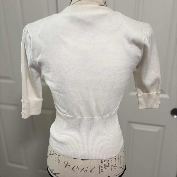 Gently Worn Women's White Half Sweater with Buttons & Cuffed Sleeves - Picture 4 of 5